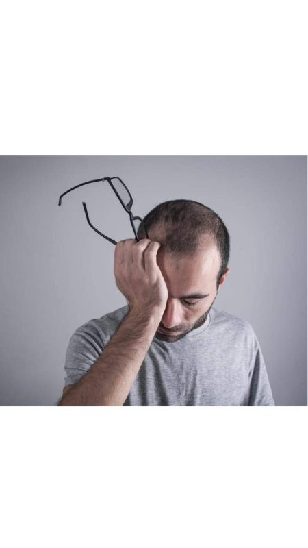 تتعرض العينان إلى كثير من الإجهاد نتيجة لكثرة التعرض إلى الشاشات، أو مع الأطفال مدمني اللعب على الجوالات مما قد يؤثر تأثيرا سلبياً على جودة الرؤية، لذلك سنتناول في هذا المقال العناية بالعيون وكيفية الحفاظ على صحة الرؤية.