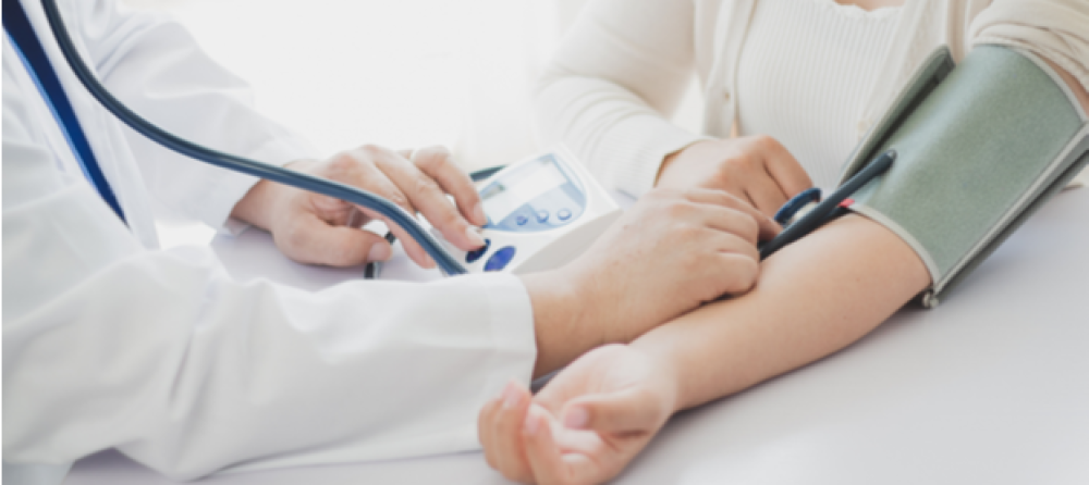 أهمية الفحوصات الطبية السنوية لصحة المرأة